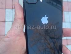 iPhone 8 Plus чёрного цвета 64 гига также iPhone 8 Plus 64 гига цвет золотой оба телефона отличном состоянии полностью оригинал