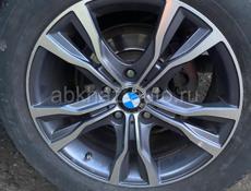 Продаю шины с дисками R17 235/55 BMW