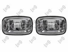 Поворот в крыло TOYOTA LAND CRUISER 100 98-05 LH+RH комплект, диодные