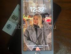 Продаю iPhone 8