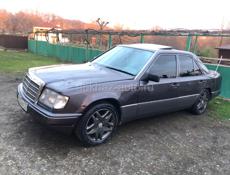 Mercedes-Benz 124