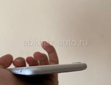 Айфон SE 2020-128 gb