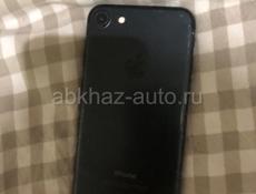 Продаю iPhone 7 срочно 