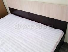Двухспальная кровать с матрасом 