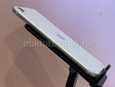 Айфон SE 2020-128 gb