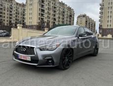 Infiniti Q30