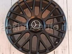 Разно широкие Mercedes AMG- 19 диаметра/ новые