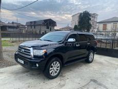 Toyota Sequoia