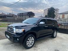 Toyota Sequoia