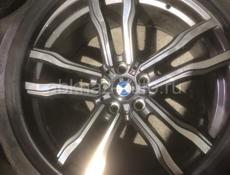 BMW диски разноширокие 21 радиус задние варены на машине не видно место сварки 