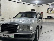 Mercedes-Benz 124