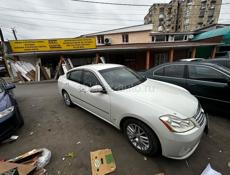 Nissan fuga