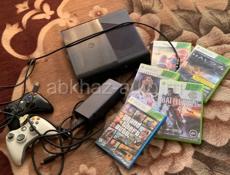 Xbox360 ) в хорошем состоянии, два джостика , + зарядачник  ) Семь игр 