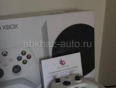 Продаю Xbox series S новый с гарантией , две игры  Хогвартс легаси Крэш Бандик