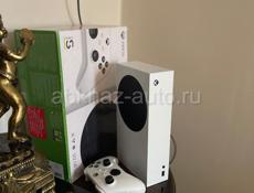 Продаю Xbox series S новый с гарантией , две игры  Хогвартс легаси Крэш Бандик