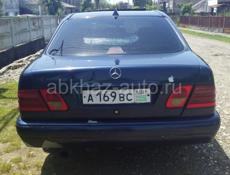 Mercedes-Benz 200-Series