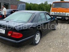 Mercedes-Benz 200-Series