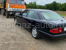 Mercedes-Benz 200-Series