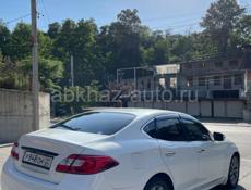 Nissan fuga