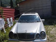 Mercedes-Benz 200-Series