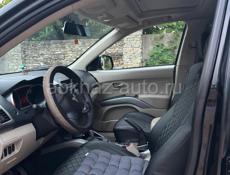 Mitsubishi Outlander XL