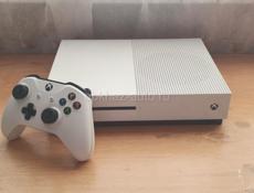 продаю Xbox One s, на 1 ТБ, консоль в отлично состоянии, в комплекте 1 джойстик, провода, и сама коробка с консолью. Играю редко поэтому и продаю.