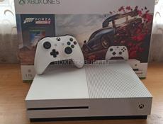 продаю Xbox One s, на 1 ТБ, консоль в отлично состоянии, в комплекте 1 джойстик, провода, и сама коробка с консолью. Играю редко поэтому и продаю.