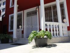 нужна горничная  в г.Сухум