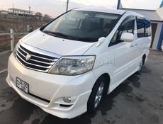 Toyota alphard капот
