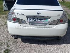 Nissan fuga