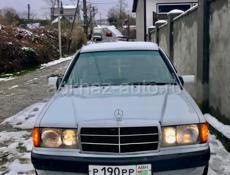Mercedes-Benz 190