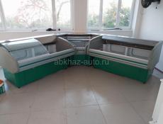 Угловой холодильный прилавок из 3х частей