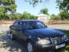 Mercedes-Benz 200-Series