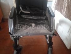 Кресло-коляска  для инвалидов  с ручным приводом 