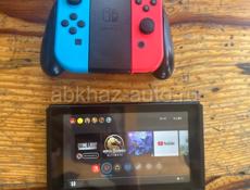 Продаётся Nintendo Switch куплена в этом месяце имеет несколько игр  в отличном состоянии 