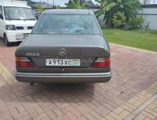 Mercedes-Benz 124