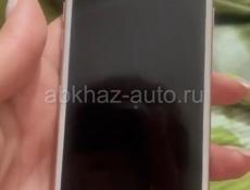 Продаю Айфон 8