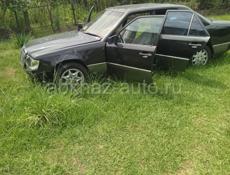 Mercedes-Benz 124