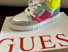 Продам кроссовки Guess