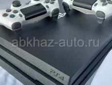 Playstation 4 PRO (взломанная) два геймпада