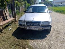 Mercedes-Benz 124