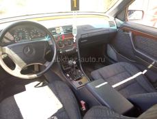 Mercedes-Benz 124