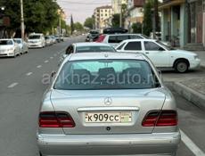 Mercedes-Benz E-Класс