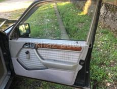 Mercedes-Benz 124