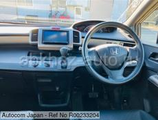 Honda FR-V