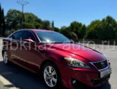 Lexus IS