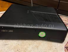 Продаю Xbox 360 S + игры