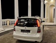 Mitsubishi Grandis