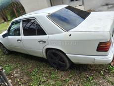 Mercedes-Benz 124