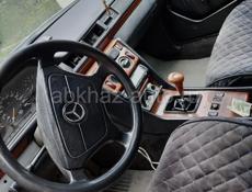 Mercedes-Benz 124